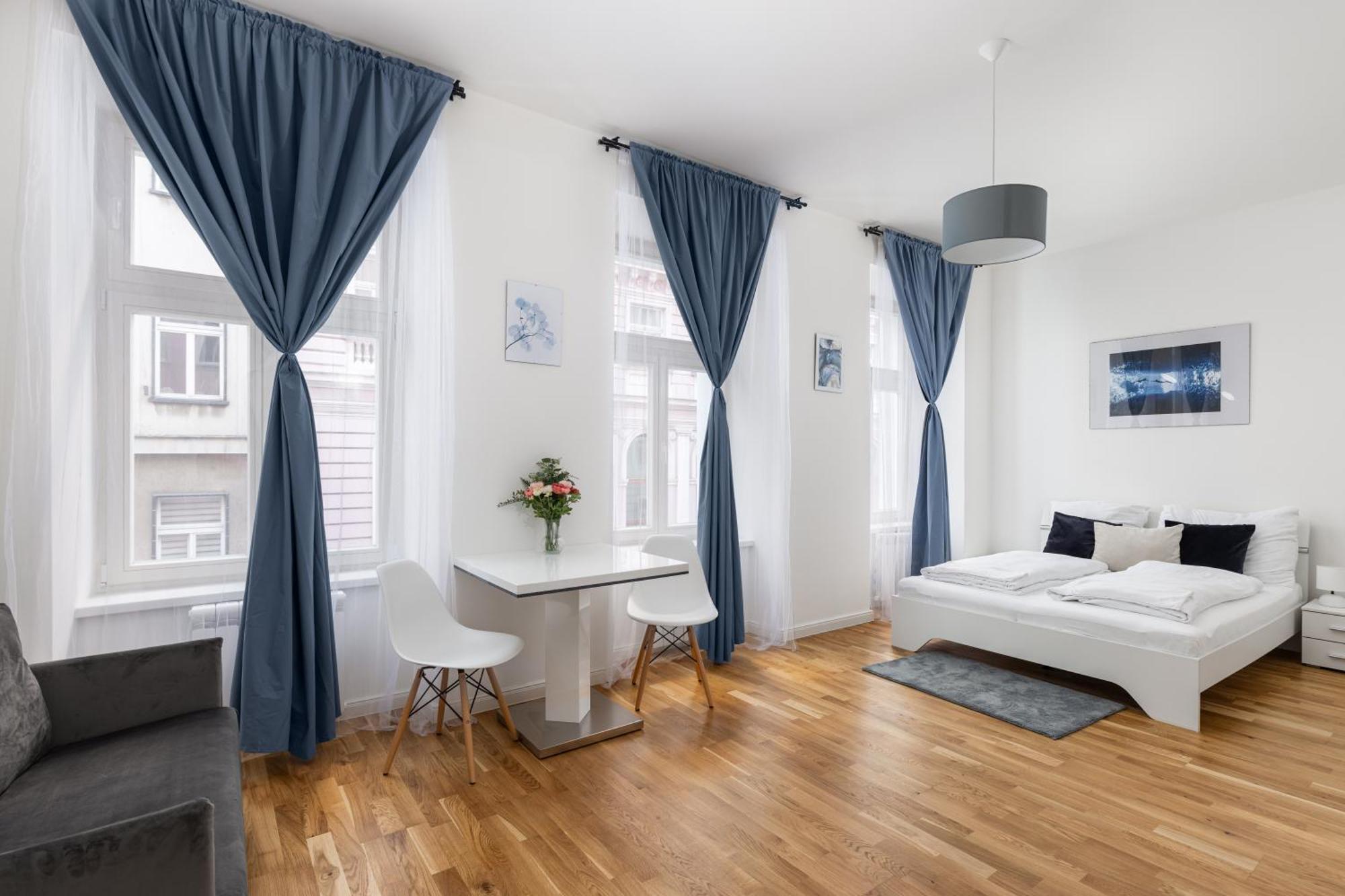 Stay2Gether Blue Vibe Studio - Metro Florenc Prague Extérieur photo
